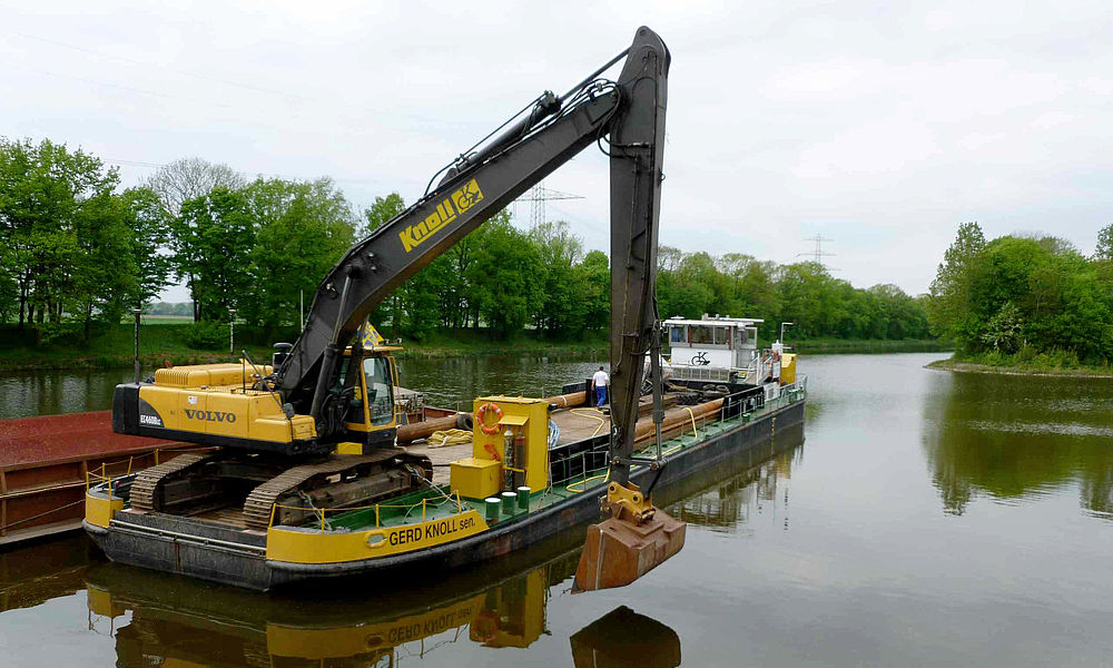 Excavation and transportation of port sediments