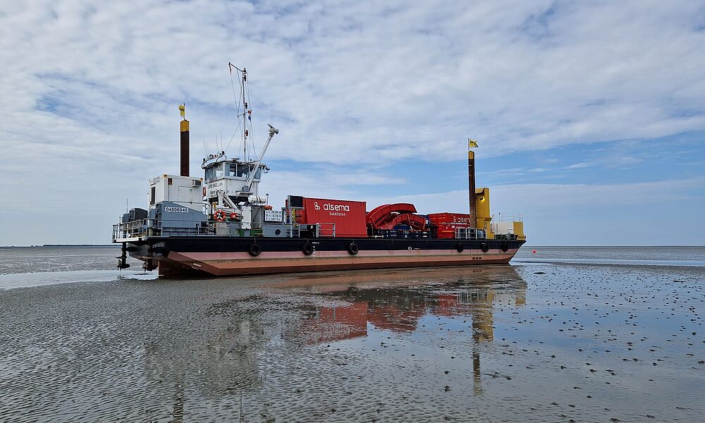 Cable repair on Dutch islands