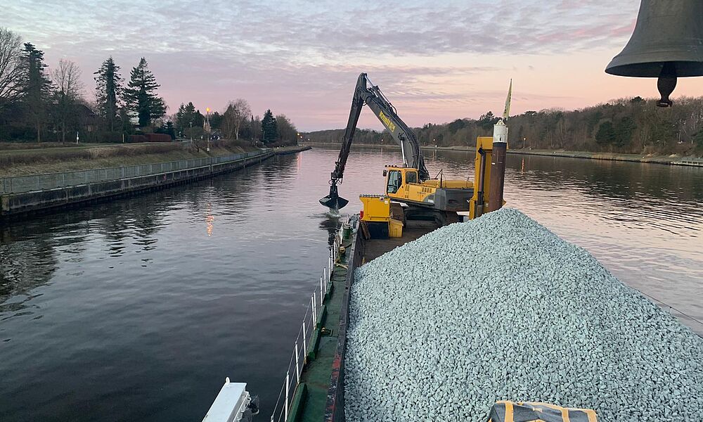 Overdepth backfilling of the north sea and Baltic Canal at Rendsburg Tunnel